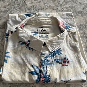 Quicksilver Casual Beach Shirt - Short Sleeved